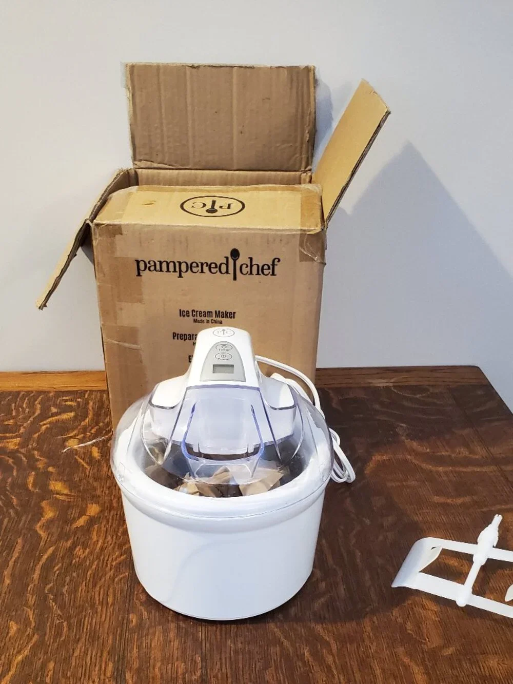 Pampered Chef Ice Cream Maker with Silicone Lid